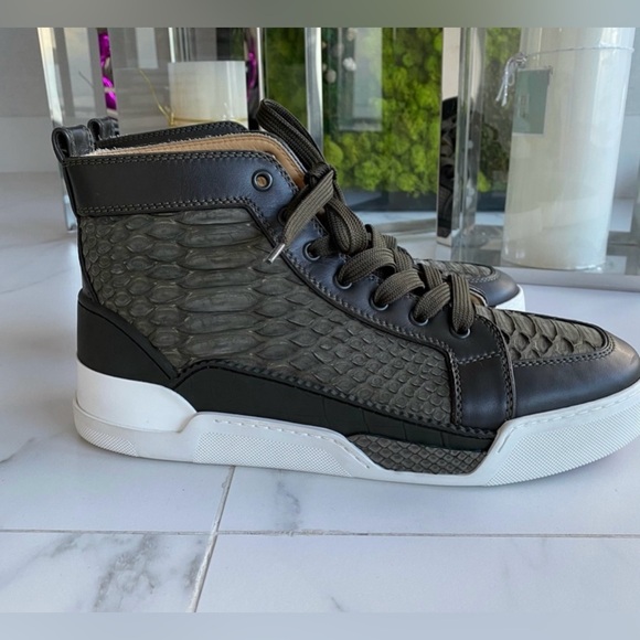 CHRISTIAN LOUBOUTIN
Crocodile Louis Flat Sneak. - Picture 10 of 13